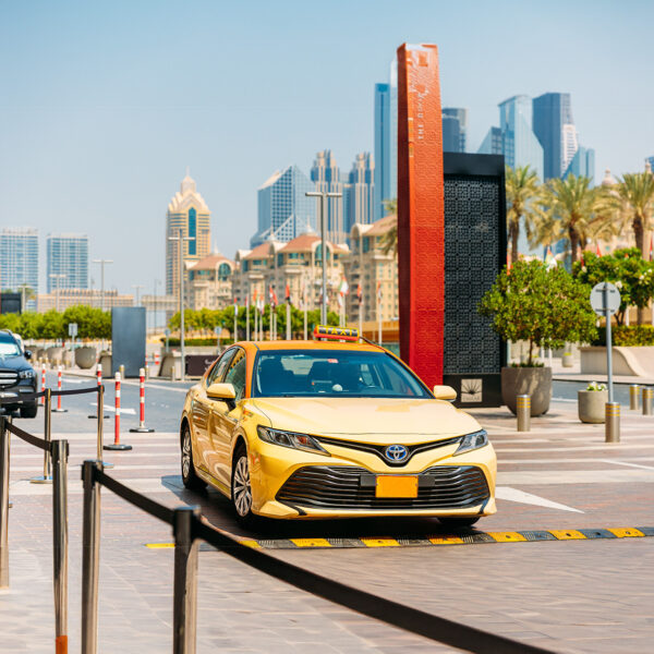 Electrifying-the-Future-of-Taxis-blog-image-1226x1216